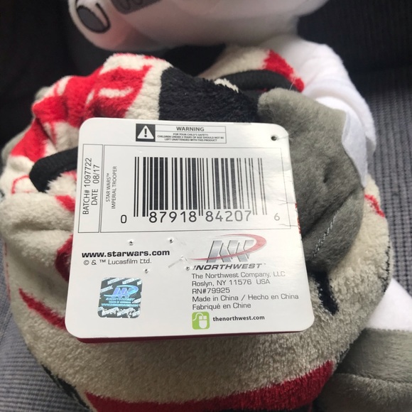 Disney Stars Wars Imperial Trooper & Throw Set NWT - Picture 7 of 8